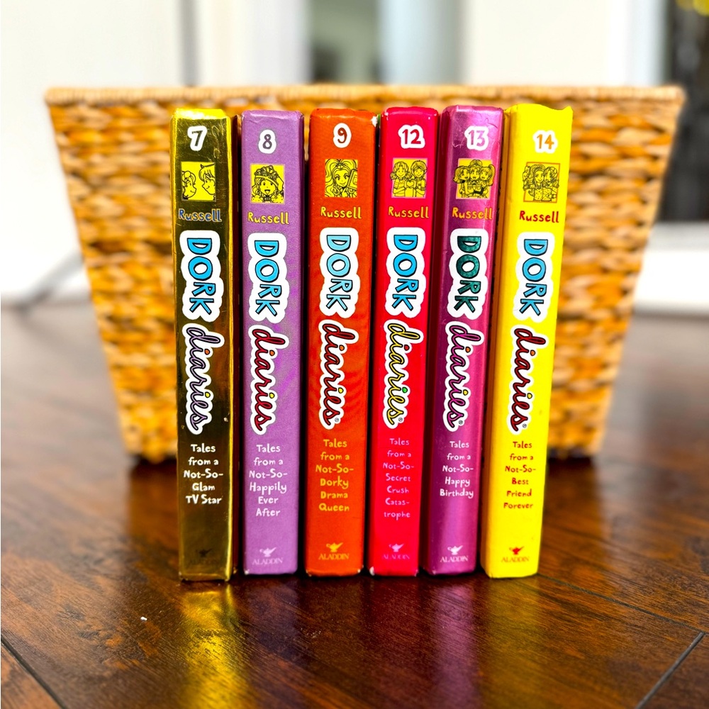5 set Dork Diaries books